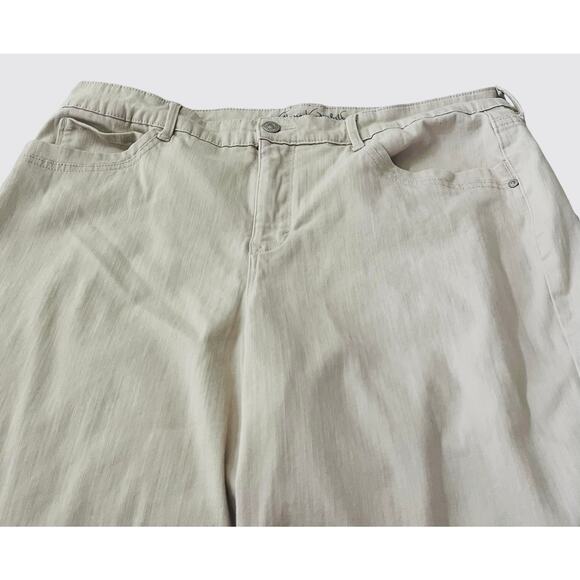 GLORIA VANDERBILT KHAKI SLIMMING CAPRIS, WOMENS, 16, BEIGE KHAKI, CUFFS W/DECOR - Picture 2 of 12